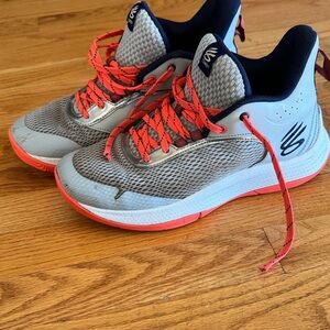 Under Armour Curry Gray Athletic Basketball Shoes men’s 8 women’s 9.5